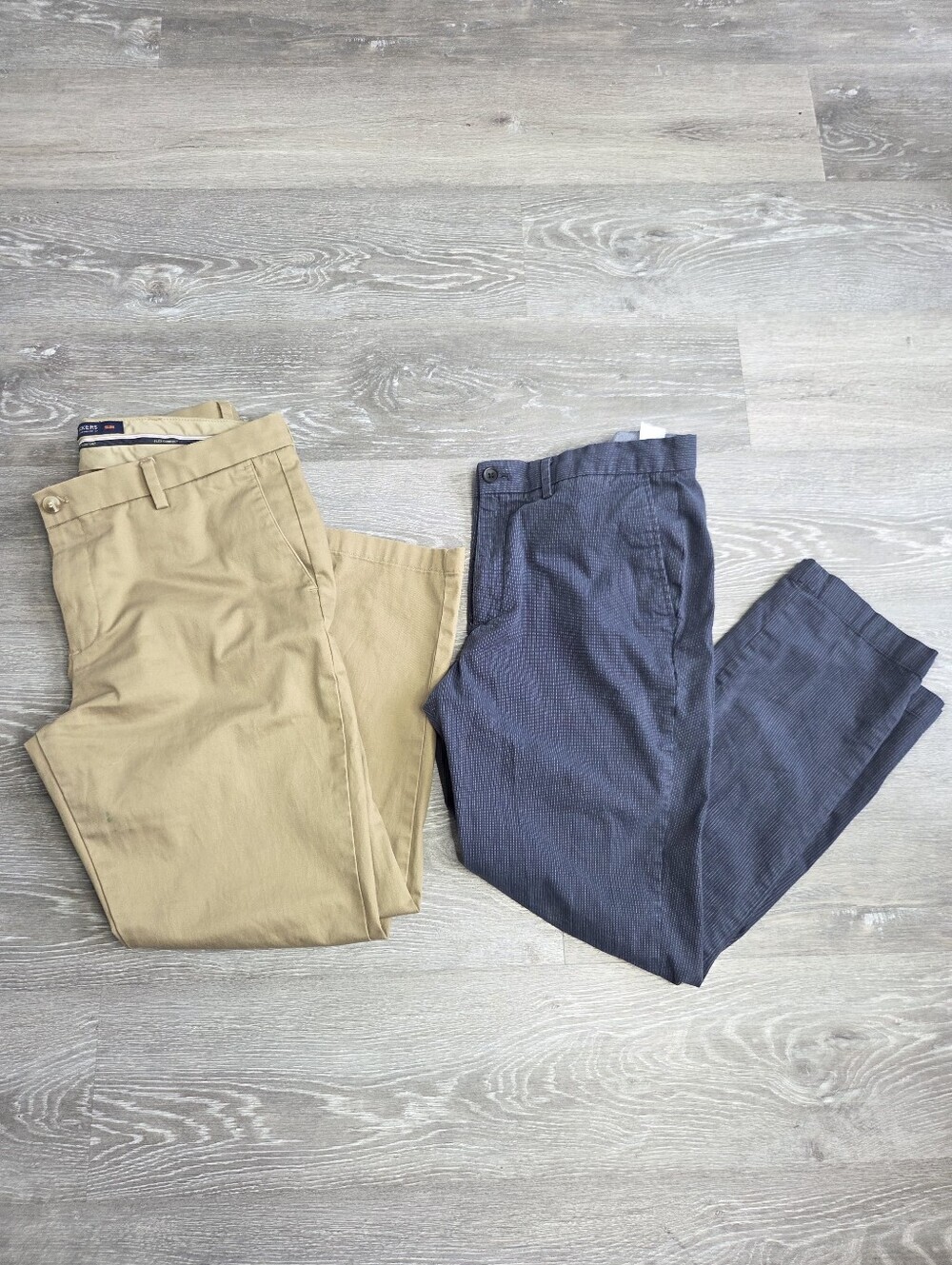 Lot of 2 Men's Chino Banana Republic & Dockers Pants - Ran & Navy - Size 34 & 36